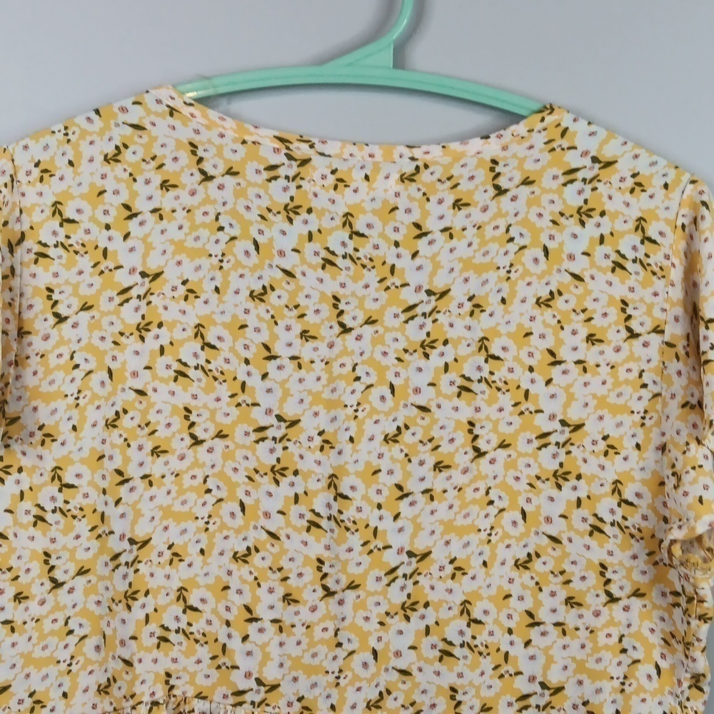 Gently Used Aeropostale Smock Top Yellow Floral Size L - Picture 6 of 7